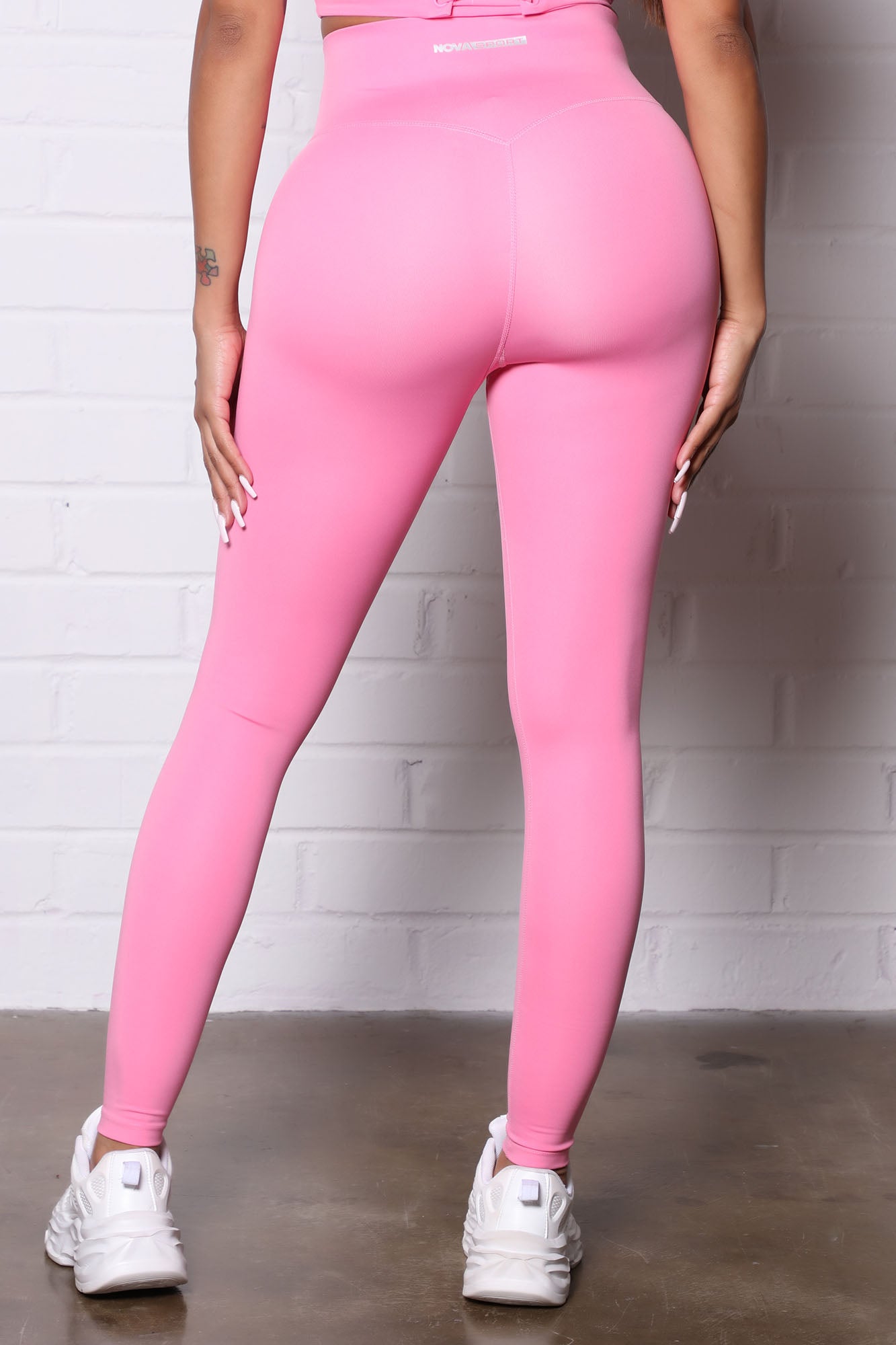 09-14-21Studio5_CE_RL_14-47-43_69_ZDNS1217L_Pink_40137_DC.jpg