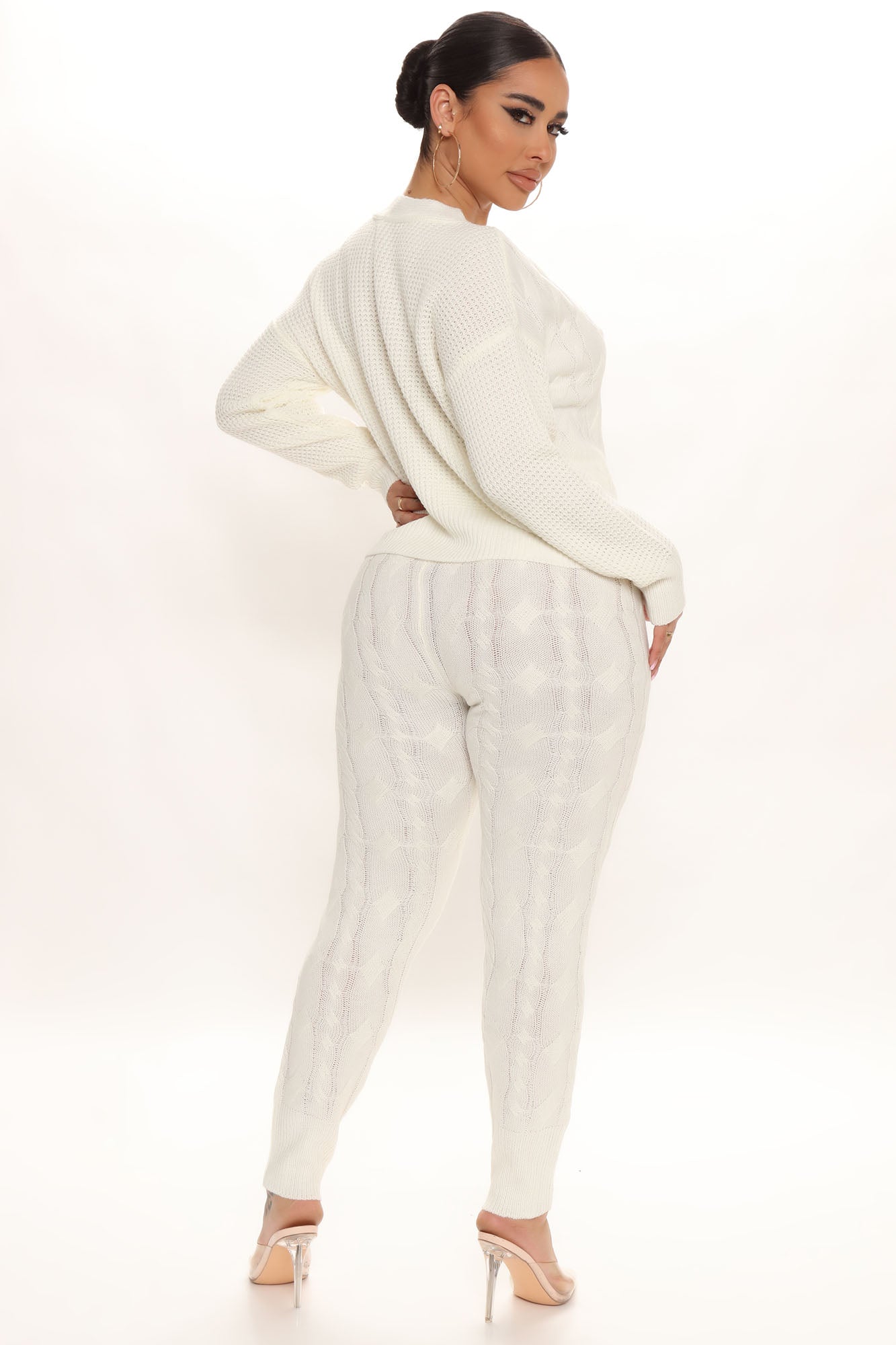 11-11-21Studio1_MS_JH_14-52-27_46_J9F0083S_White_0470_EH.jpg