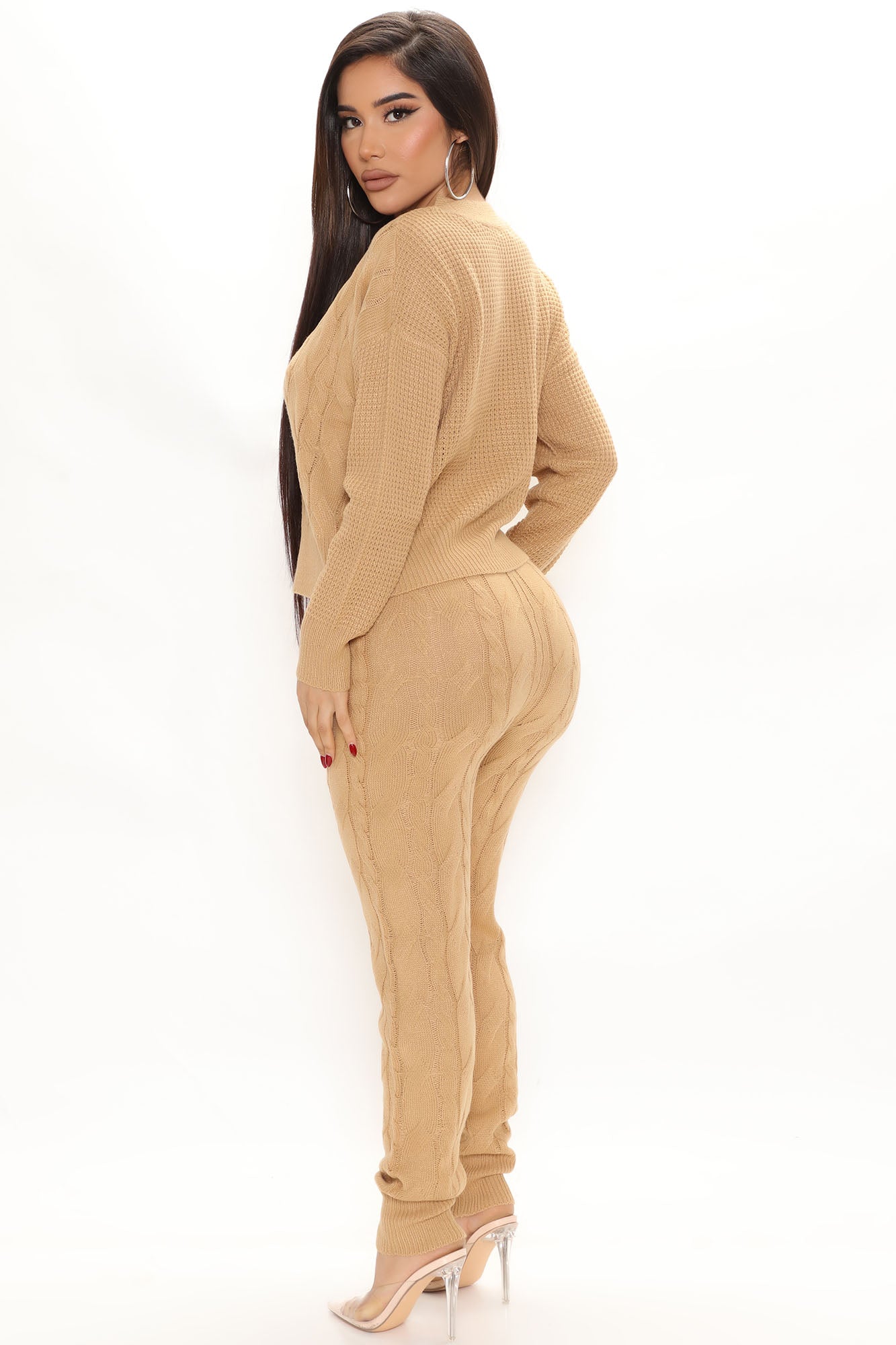 11-11-21Studio2_ME_RL_13-30-56_68_J9F0083S_Tan_1580_PB.jpg
