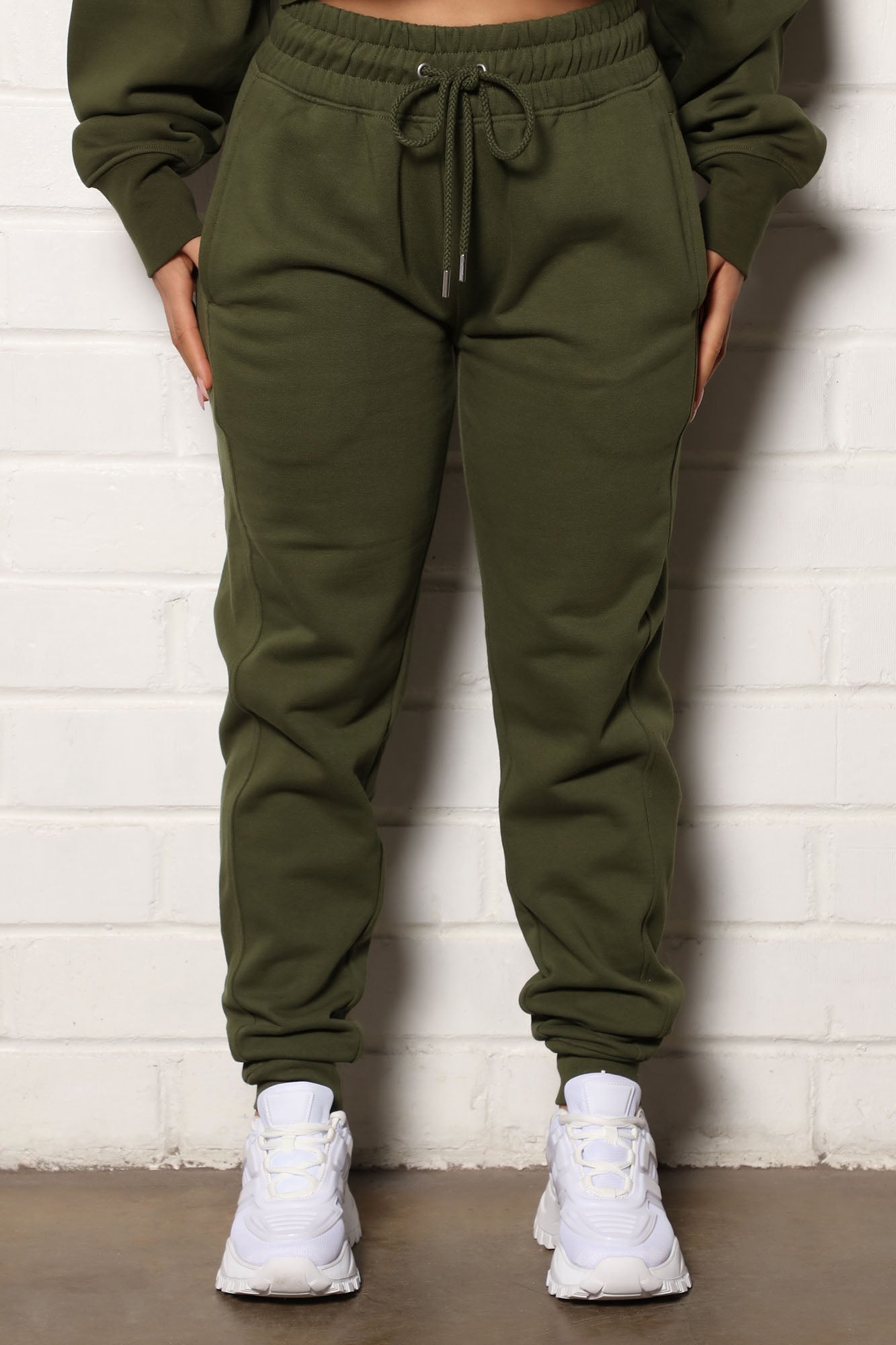 11-24-21Studio6_SN_KP_11-25-54_14_CDCW205NS_Green_P_42067_PB.jpg