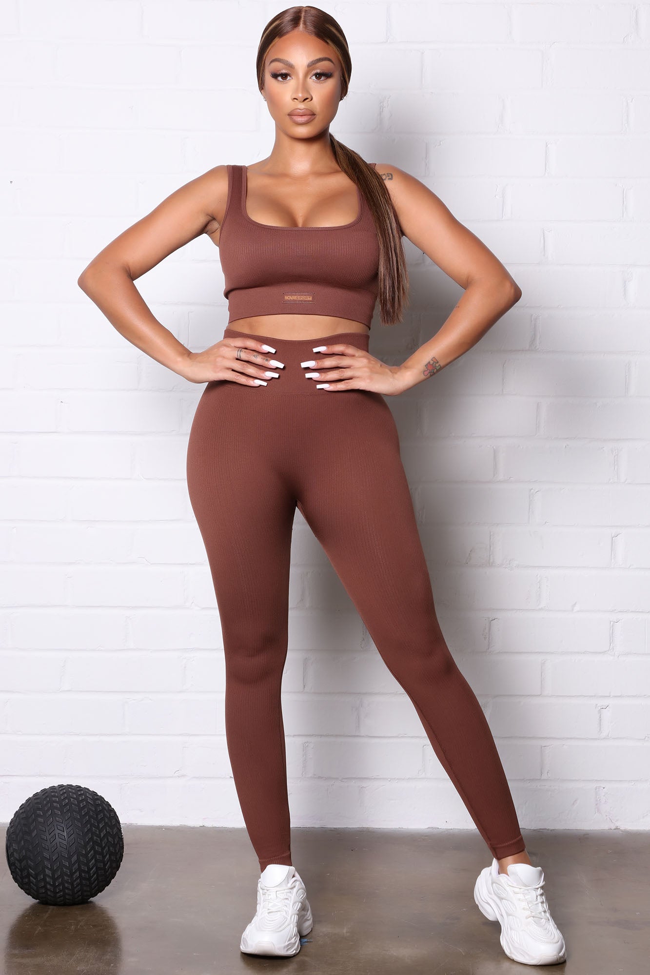 09-14-21Studio5_CE_10-34-25_12_ZDNS1_Chocolate_7634_KS_EH.jpg