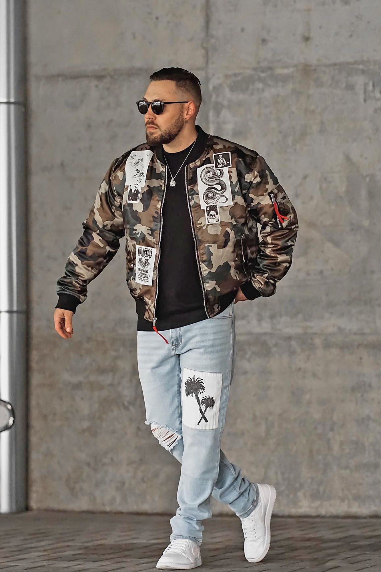 CamoPatchedBomberJacket-Camouflage_mer_3.jpg