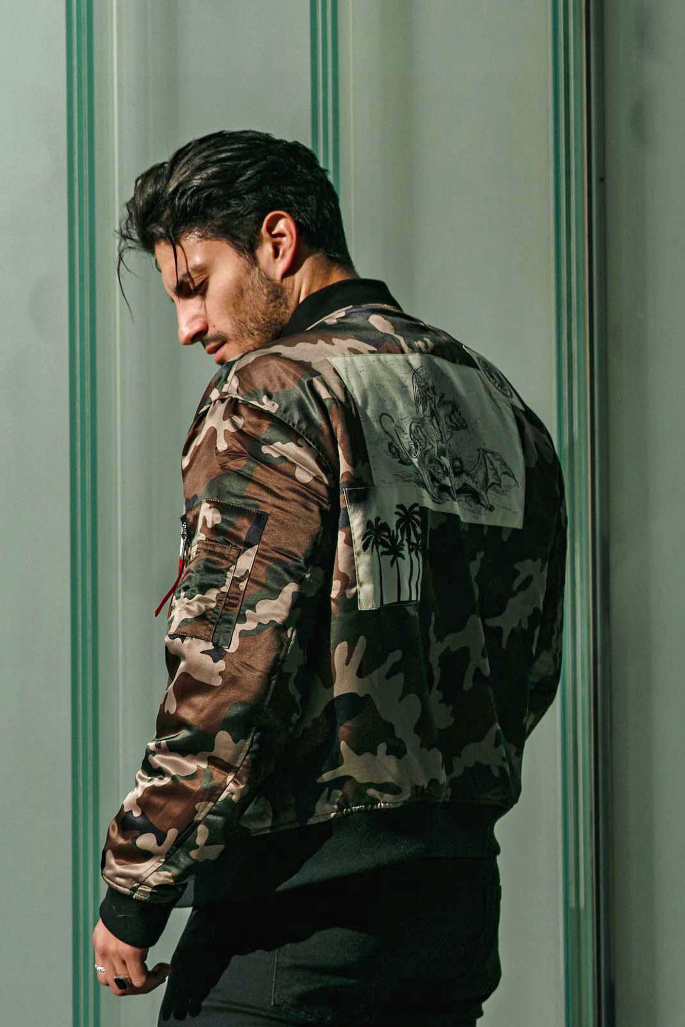 CamoPatchedBomberJacket-Camouflage_mer_4.jpg
